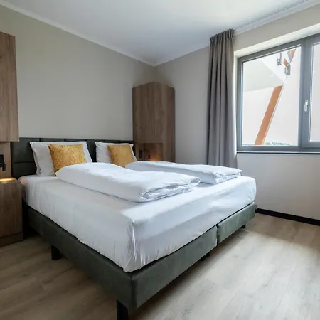 Aparthotel Weitblick 4*